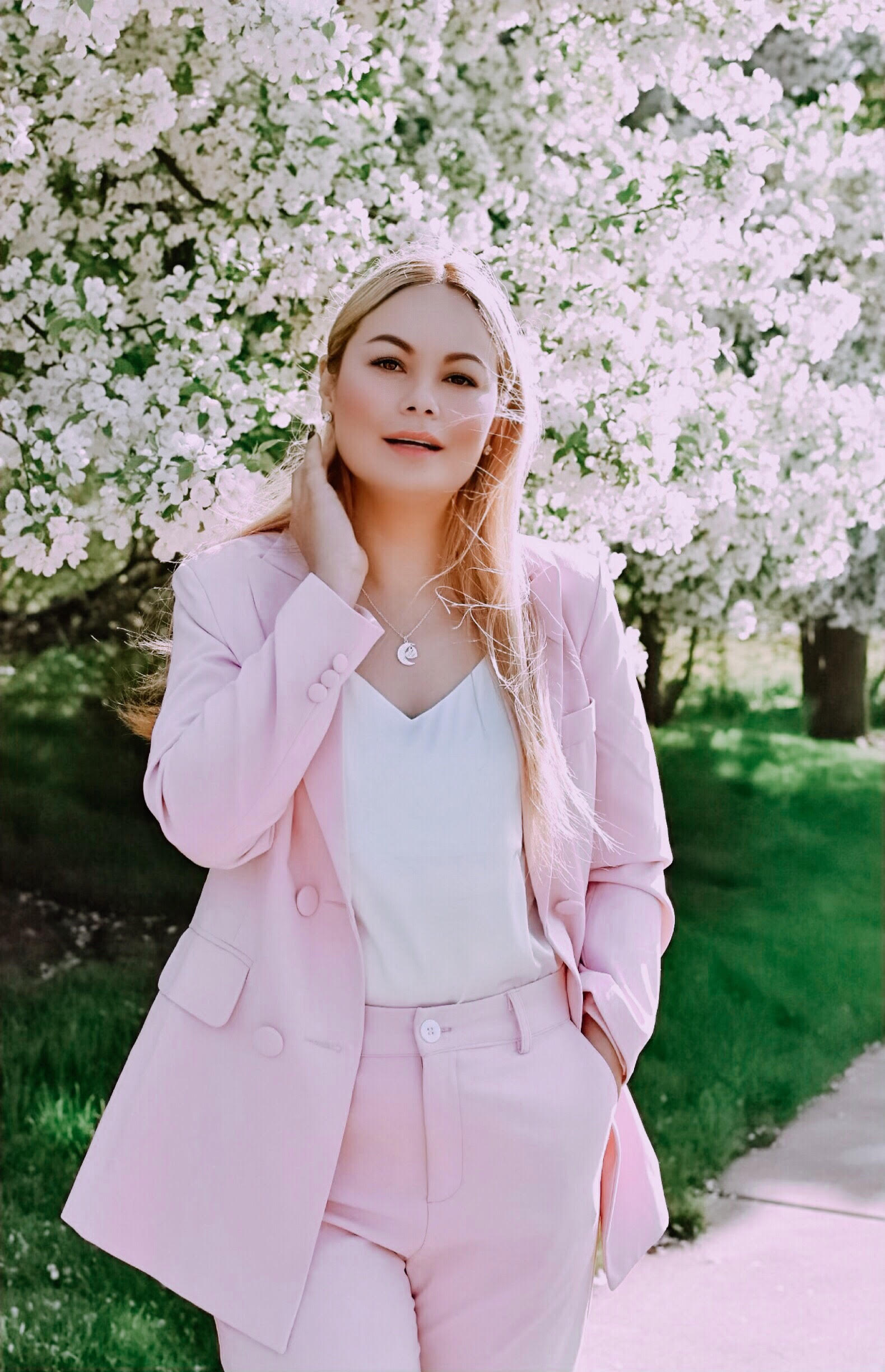 How to Wear a Pink Power Suit - What Would V Wear